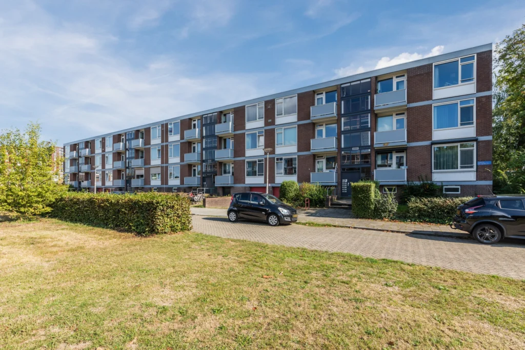 Domela Nieuwenhuisstraat 37